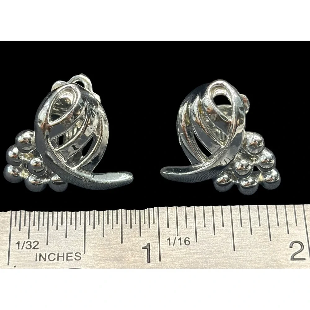 Vintage 1960s Signed CHAREL Silver Tone Grape Cluster Clip-On Earrings MCM